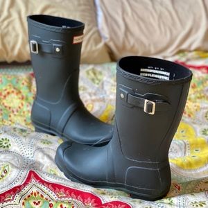 Hunter original short matte black rainboots
